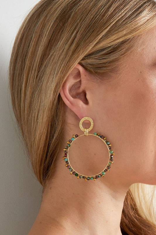 Pendientes redondos de doble círculo con cuentas de colores - cobre - dorado/color