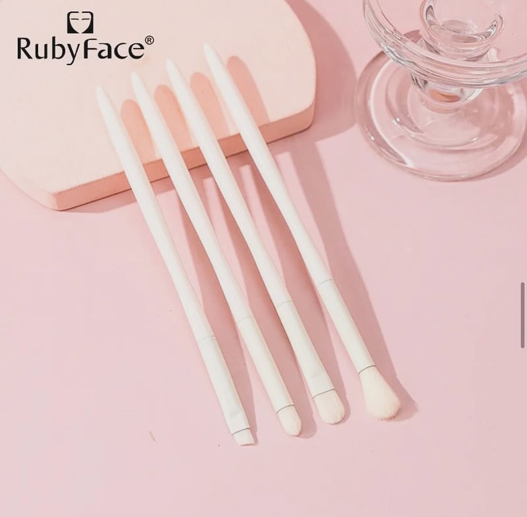 Set de 4 Brochas para ojos